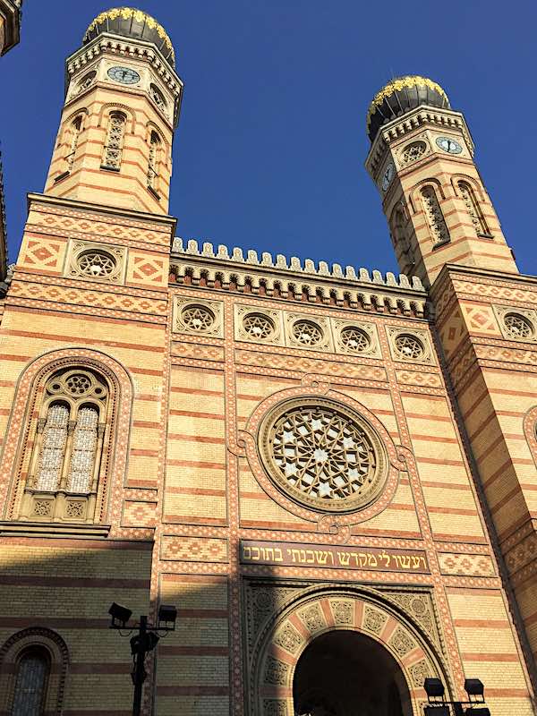 Dohรกny Street Synagogue
