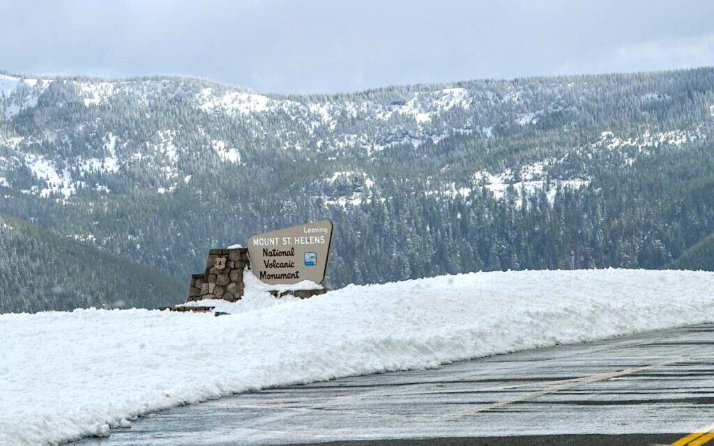 A visit to Mount St. Helens on a Columbia river cruise